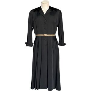 Vintage Black Pleated Shirt Dress 1960s – Velvet Collar – Film Noir – Medium